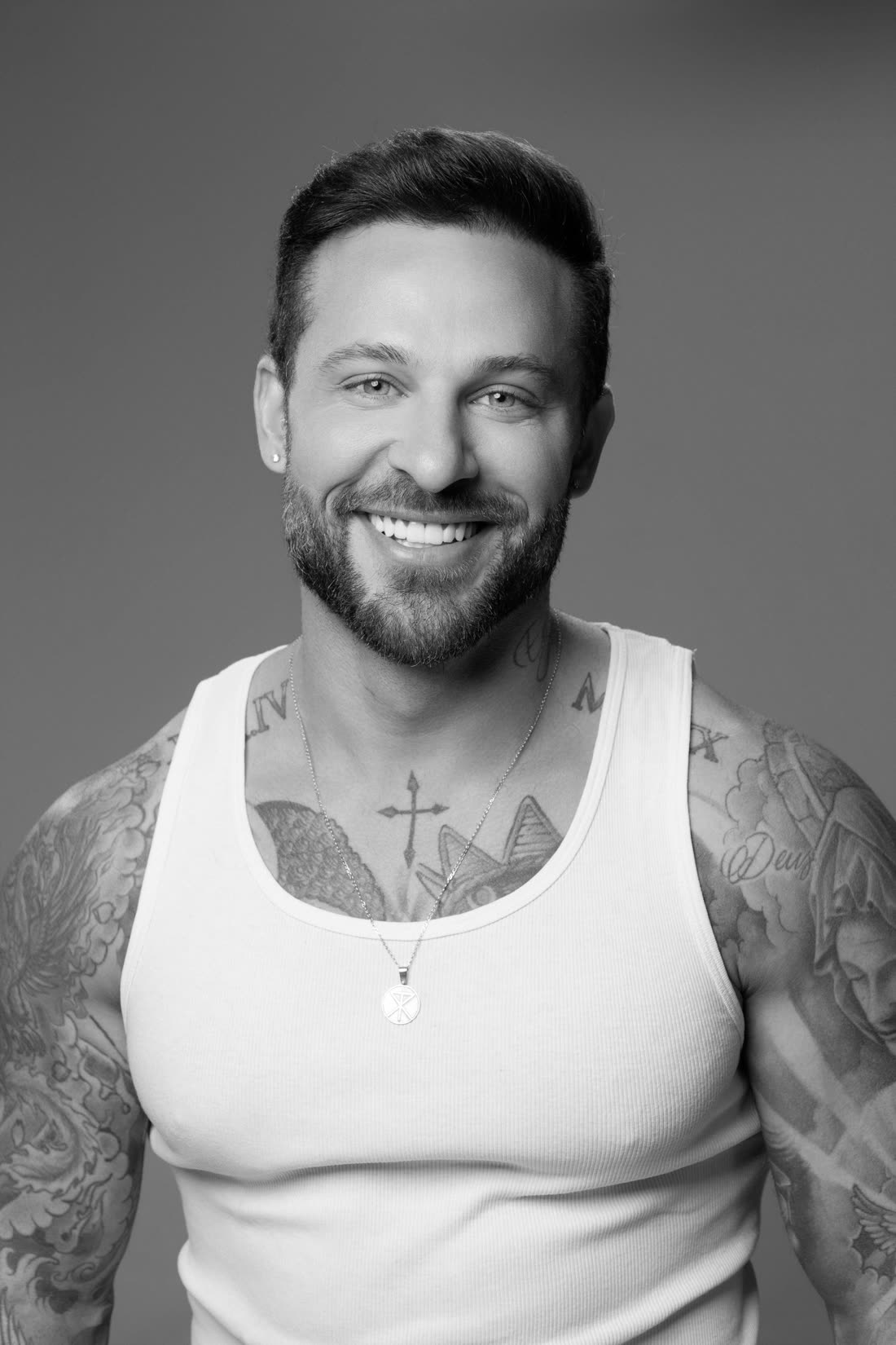 Retrato masculino em preto e branco